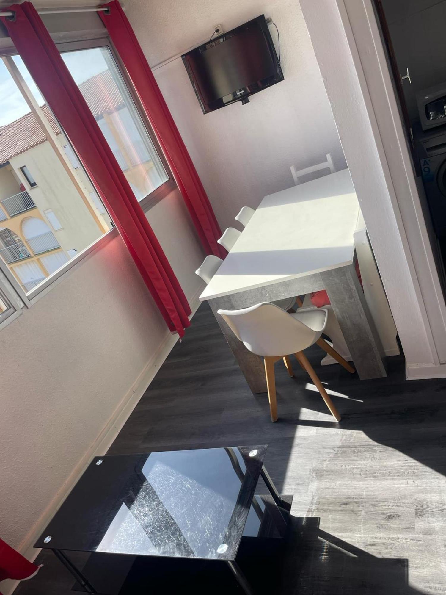 Apartment F3 Narbone-plage Avec Solarium 250m De La Vue Et Clape Narbonne-Plage